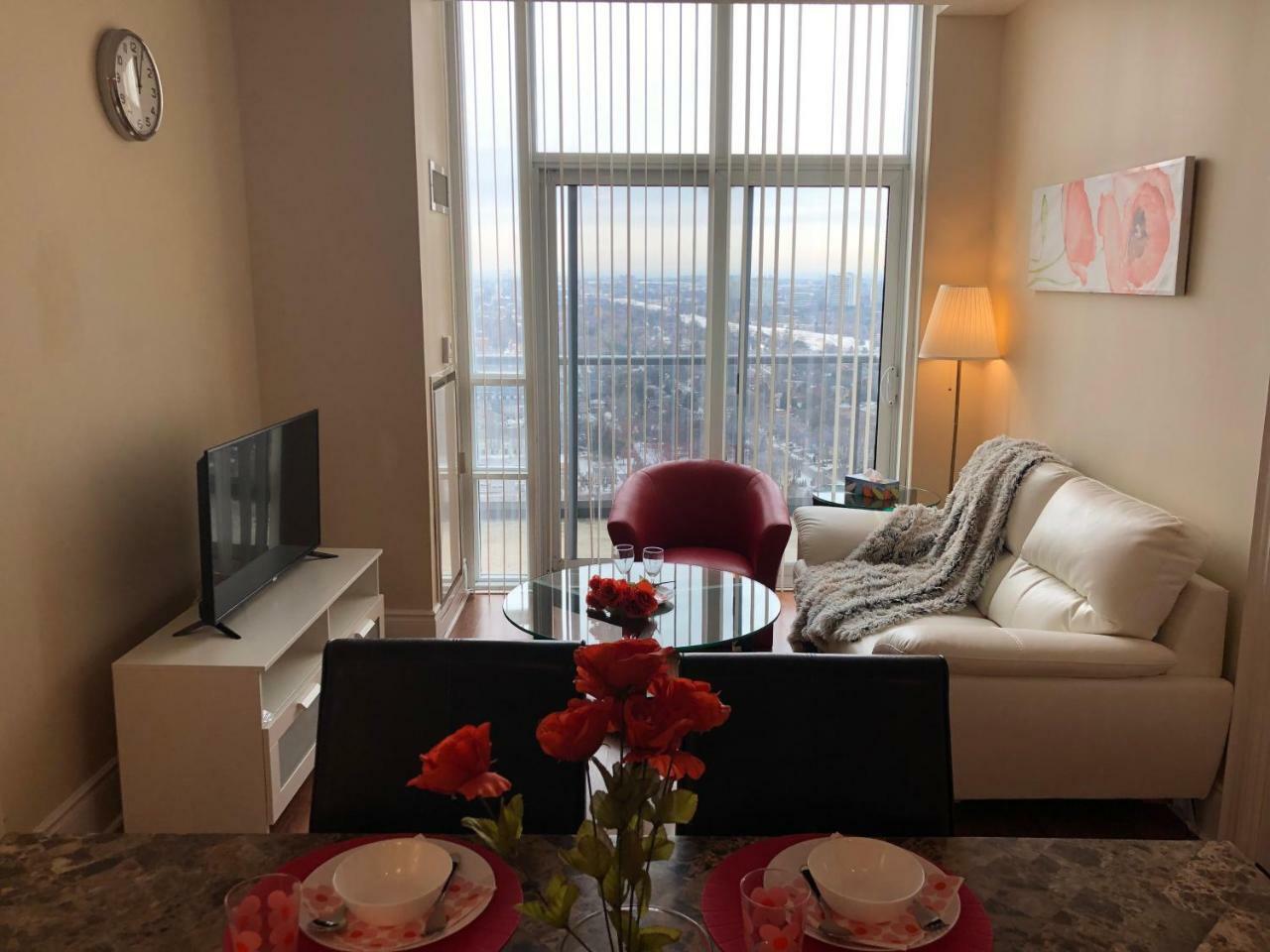 Kashaneh At Meridian Vaughan Exterior photo